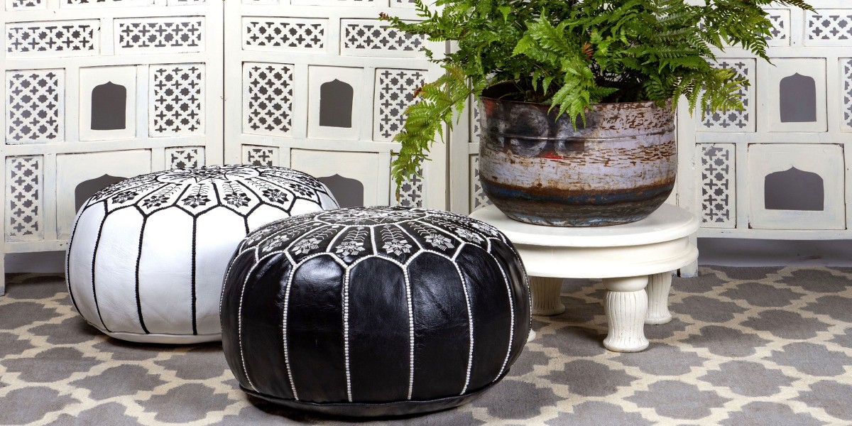 Header shot pouffes