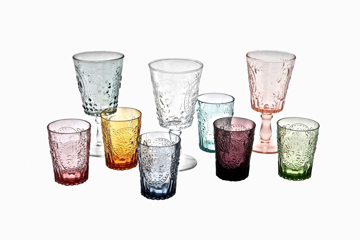 Decorative wine glasses and drinking glasses
