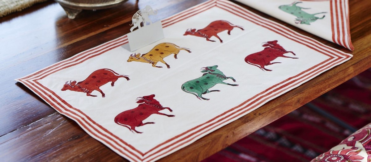 Header pic table top and napkins
