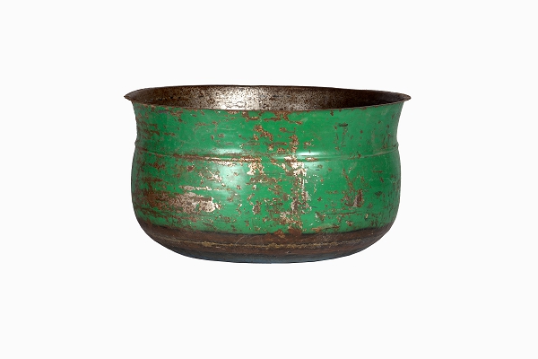 Antiqued iron pot Ref 1