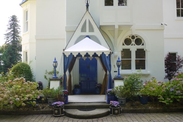 2m Pergola with blue drapes