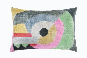 Silk velvet Ikat cushion Ref 223