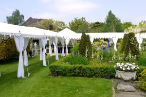 A right angled walkway using a Pergola at the corner