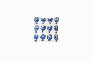 BLUE CLIMBING FLOWER CUSHION (30CM X 30CM)