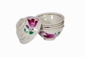 Uzbeki bowls with pink flower decoration