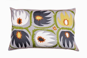 Uzbeki embroidered cotton cushion Ref 30