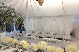 Triple Maharaja with cream and grey Fez panel walls